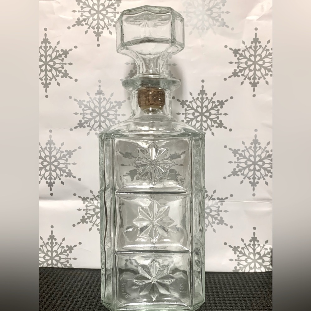 Vintage (1989) Walker’s Bourbon Glass Decanter - Very Good Condition